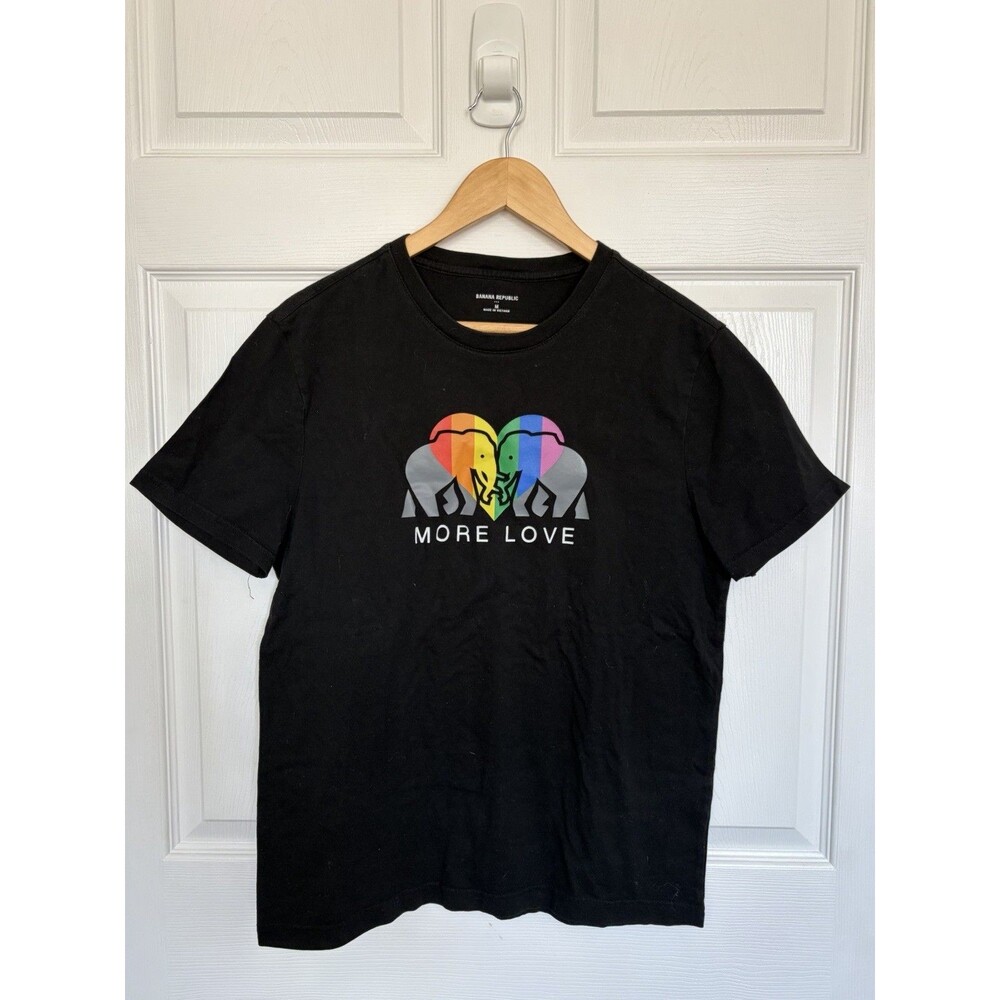 Banana Republic Men’s Tshirt Pride Size medium Elephant